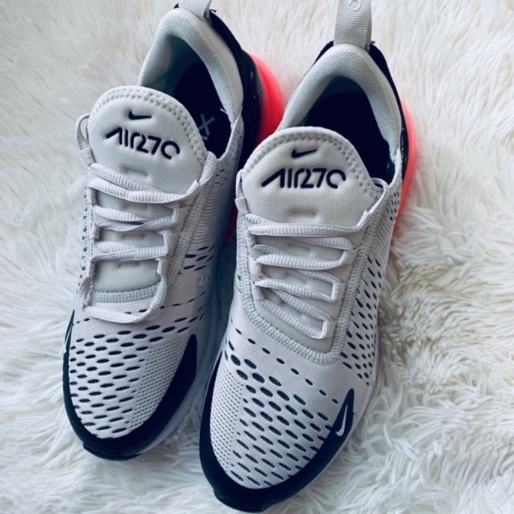 Nike Air Max 270 - Picture 4 of 7